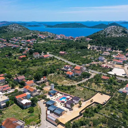 12 Bedroom In Vikendica