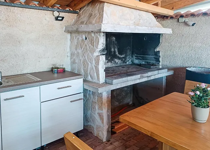 Vikendica 12 Bedroom In