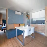 12 Bedroom In Hébergement de vacances *
