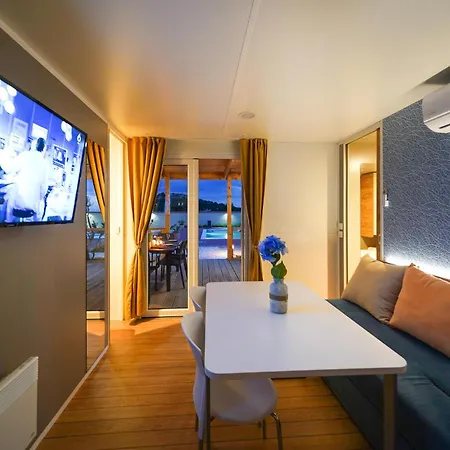 בית נופש 12 Bedroom In דראגה