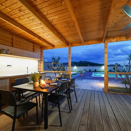 בית נופש 12 Bedroom In דראגה