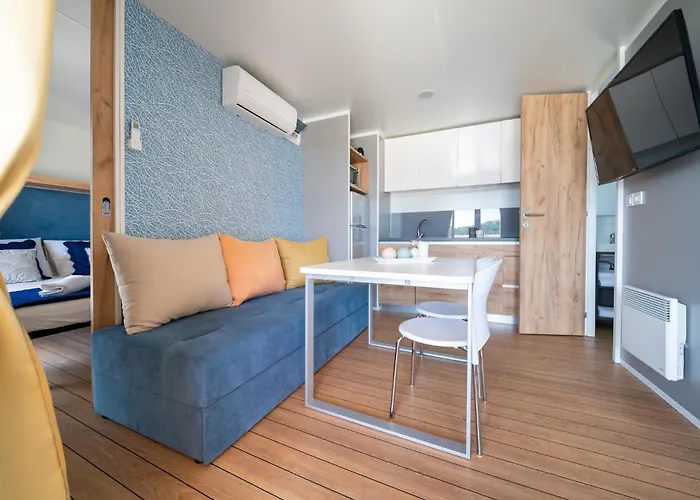 12 Bedroom In Semesterbostad