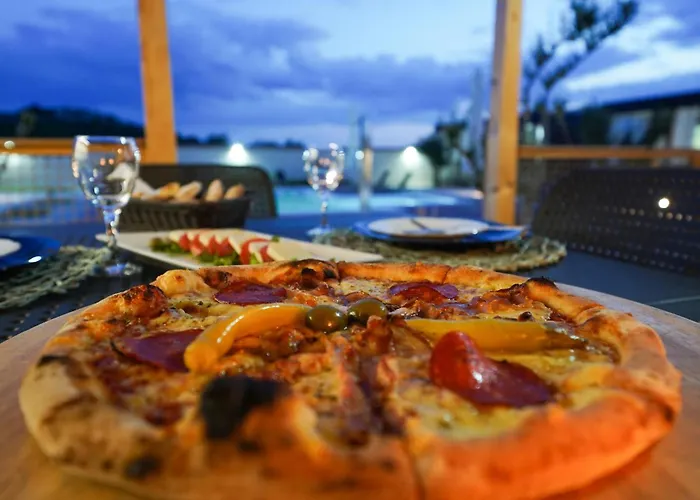 בית נופש 12 Bedroom In *